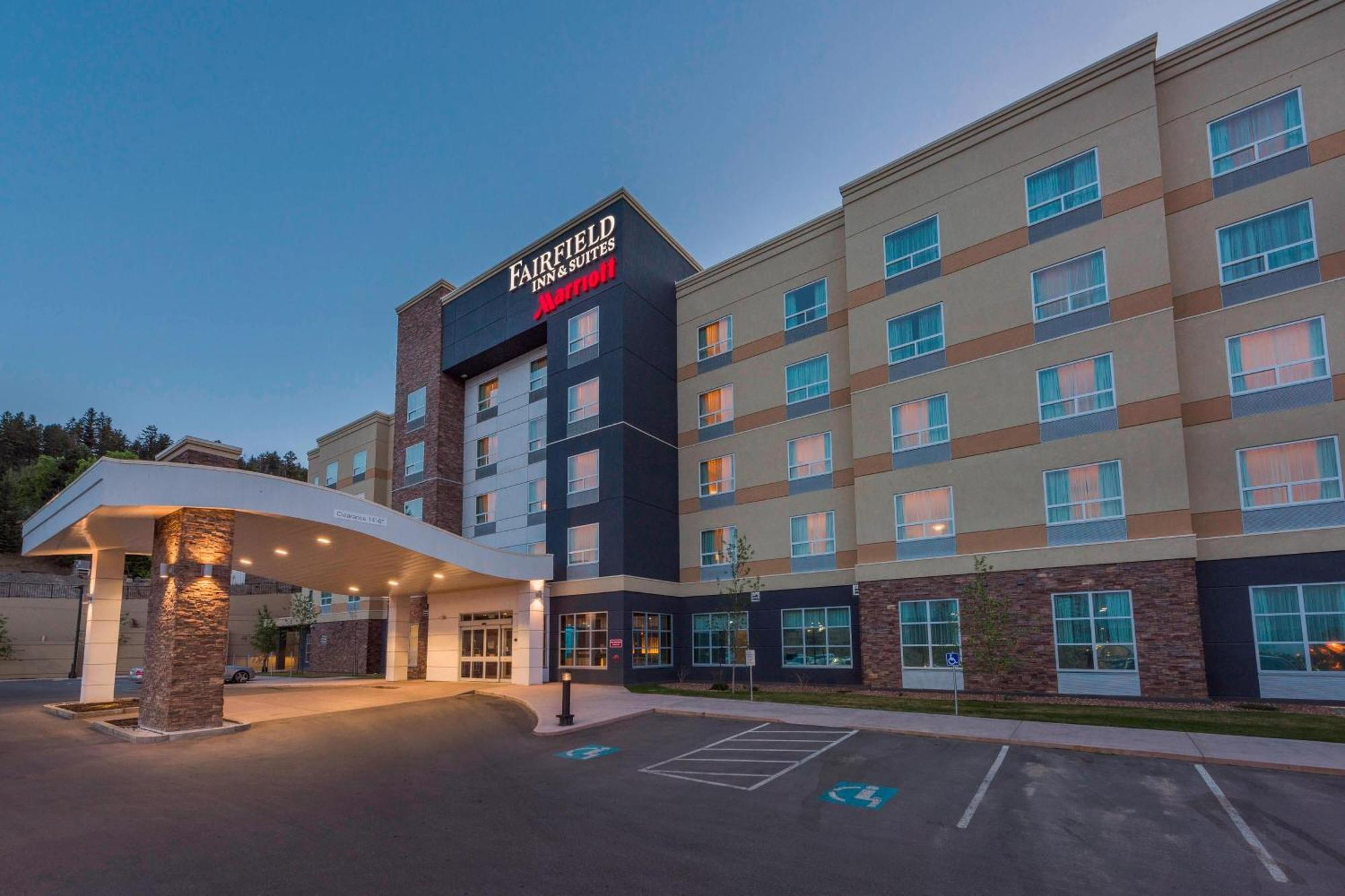 Fairfield Inn & Suites By Marriott Камлупс Экстерьер фото
